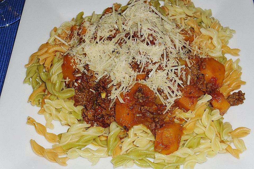 Spaghetti mit Kürbis - Hacksoße