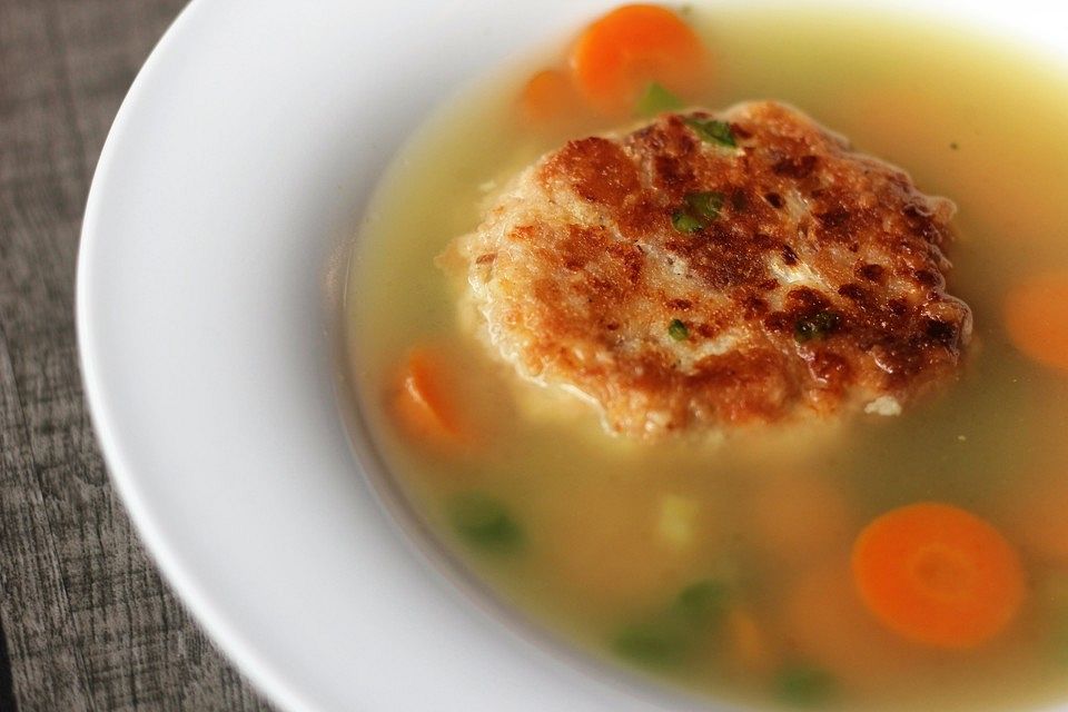 Kaspressknödel mit Suppe