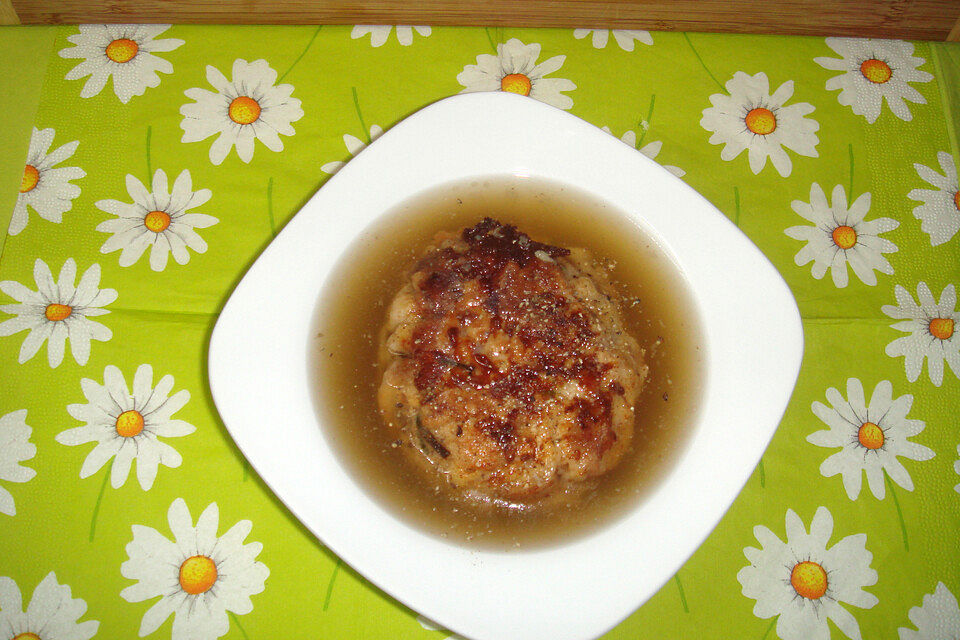 Kaspressknödel mit Suppe