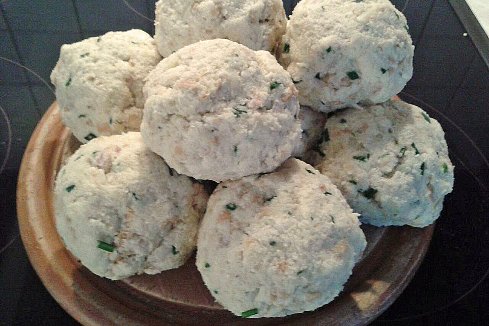 Kaspressknödel mit Suppe