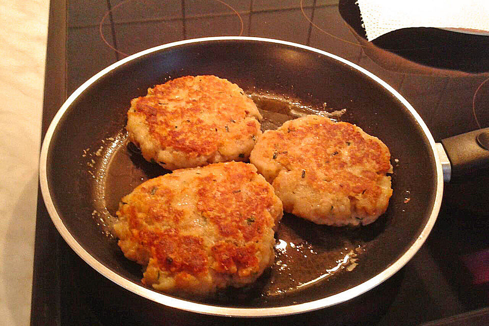 Kaspressknödel mit Suppe