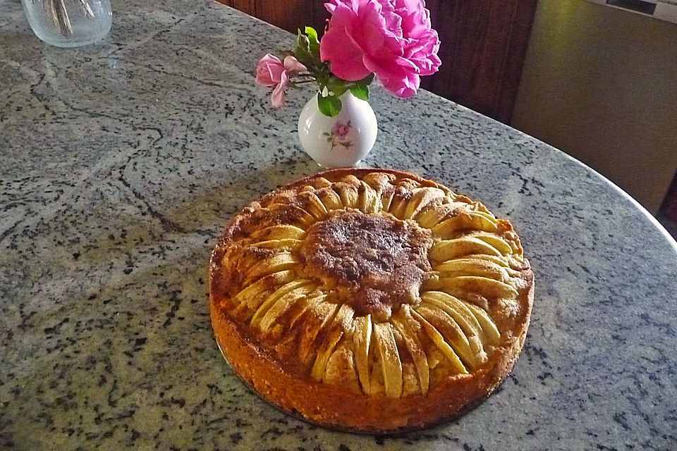 Apfelkuchen mit Marzipan