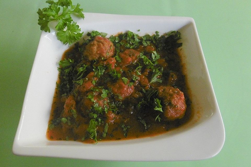 Spanische Fleischbällchen in Tomatensauce