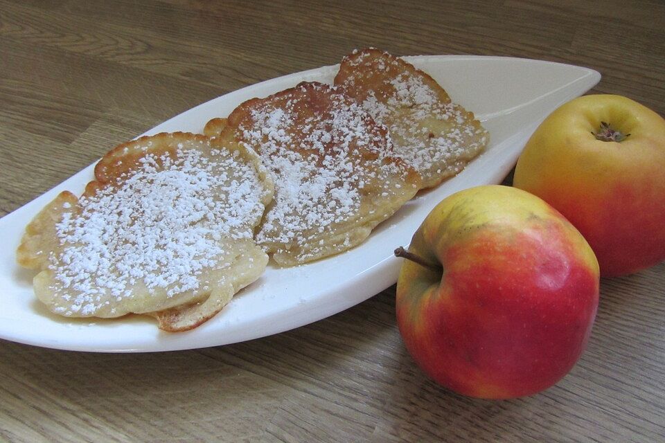 Apfelpfannkuchen mit Zimt