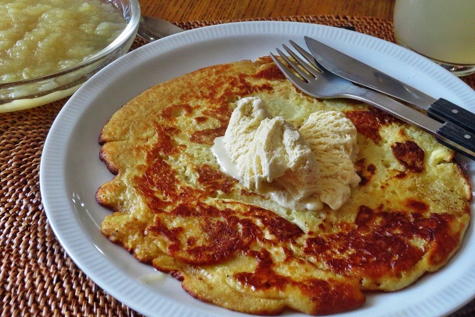 Apfelpfannkuchen mit Zimt