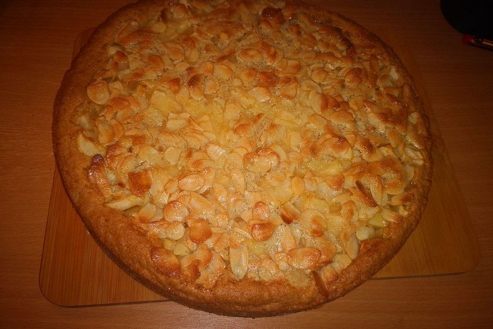 Apfelkuchen mit Mandelguss