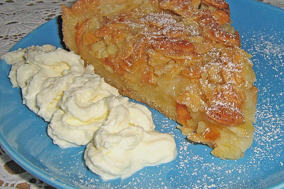 Apfelkuchen mit Mandelguss