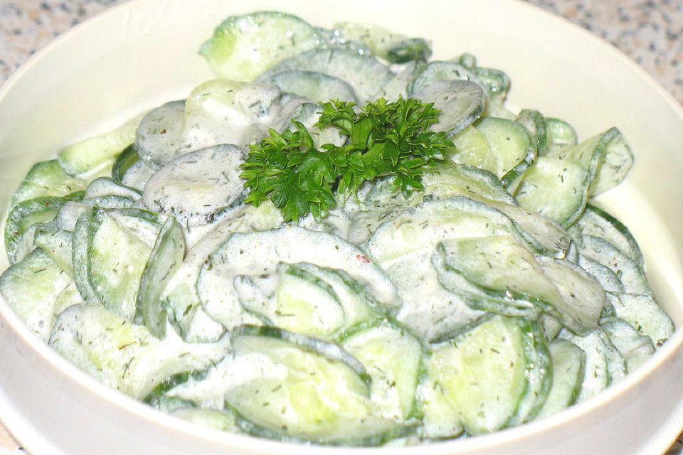 Gurkensalat mit Dill