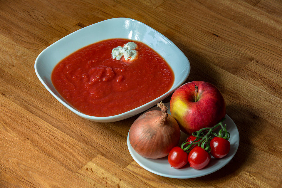 Feurige Apfel - Tomaten - Suppe