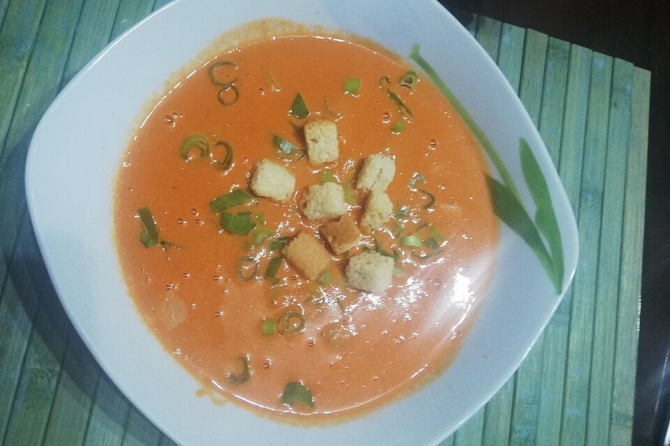 Feurige Apfel - Tomaten - Suppe