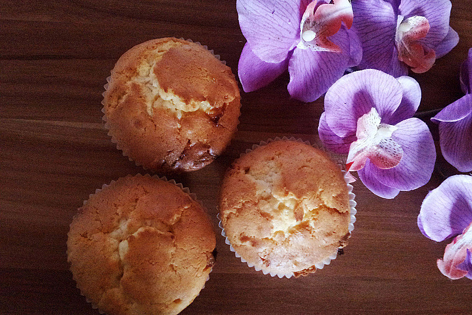 Extra White Chocolate Muffins