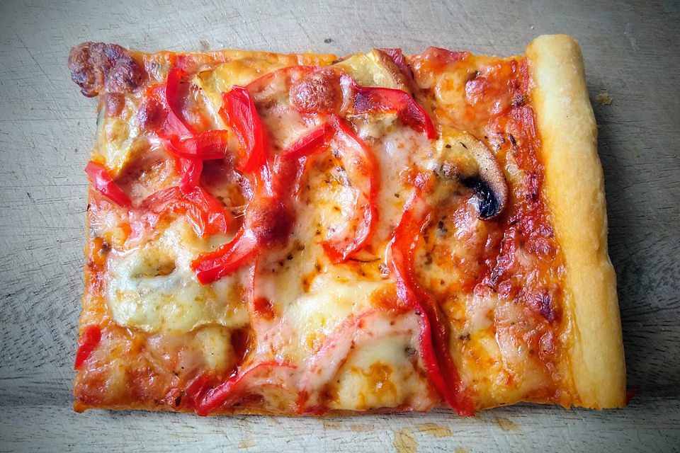 Pizzateig für ein Blech