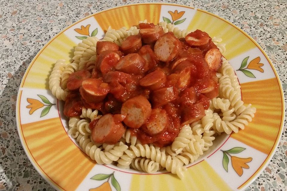 Nudeln mit Tomatensauce