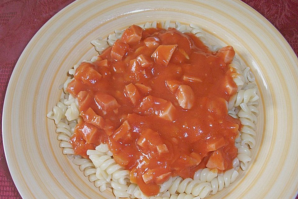 Nudeln mit Tomatensauce