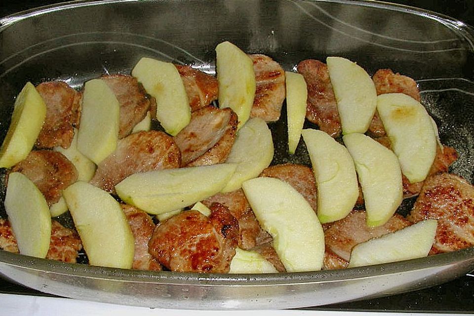 Schweinefilettopf mit Äpfeln