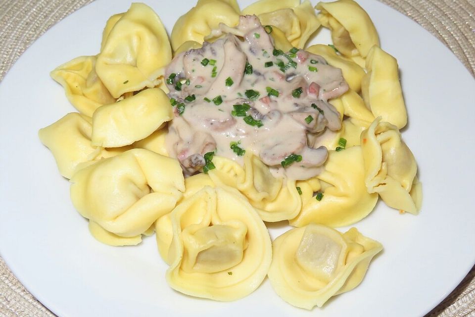 Tortellini in Pilzsoße