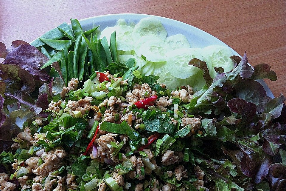 Laab Gai - Thailändischer Hähnchensalat