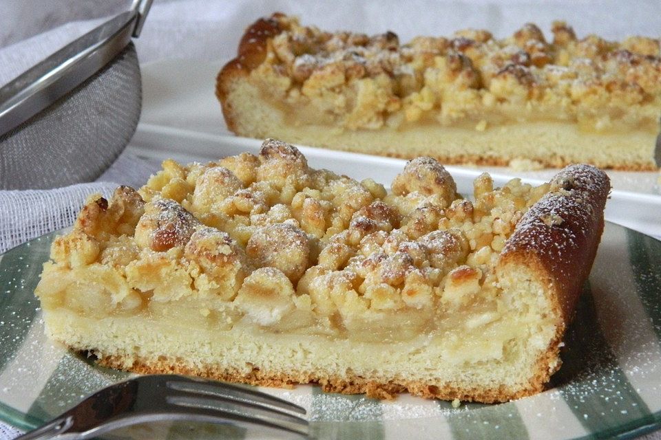 Apfelkuchen mit Marzipanstreusel