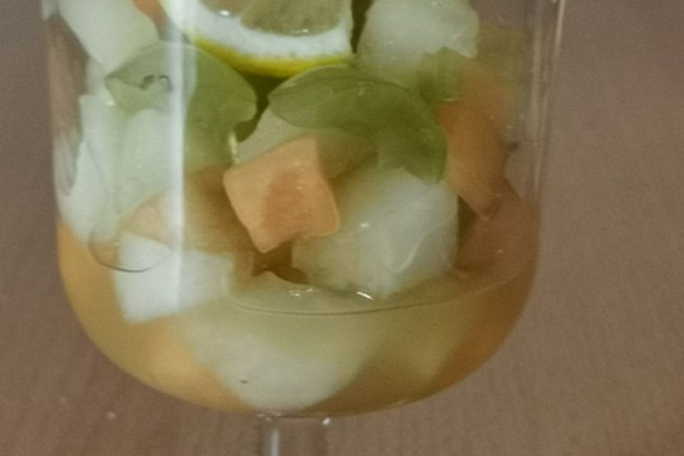 Melonensalat mit Zitronen - Honigsauce