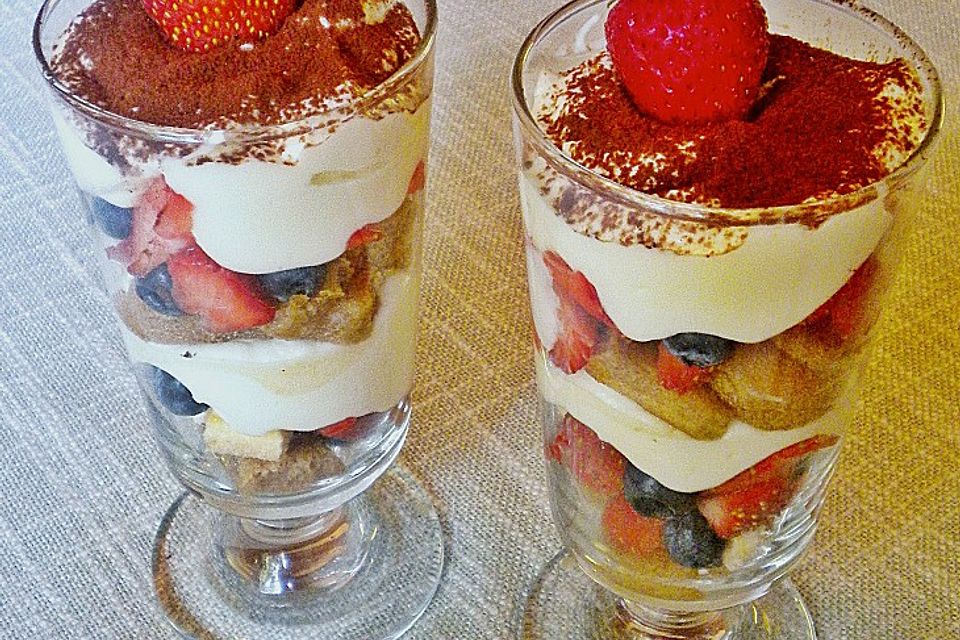 Vanillemousse - Tiramisu mit Beeren