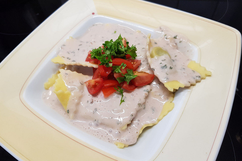 Ravioli in Walnuss - Sauce