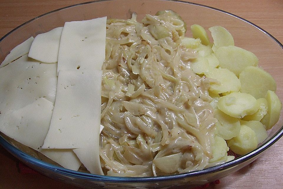 Kartoffelgratin mit Zwiebeln