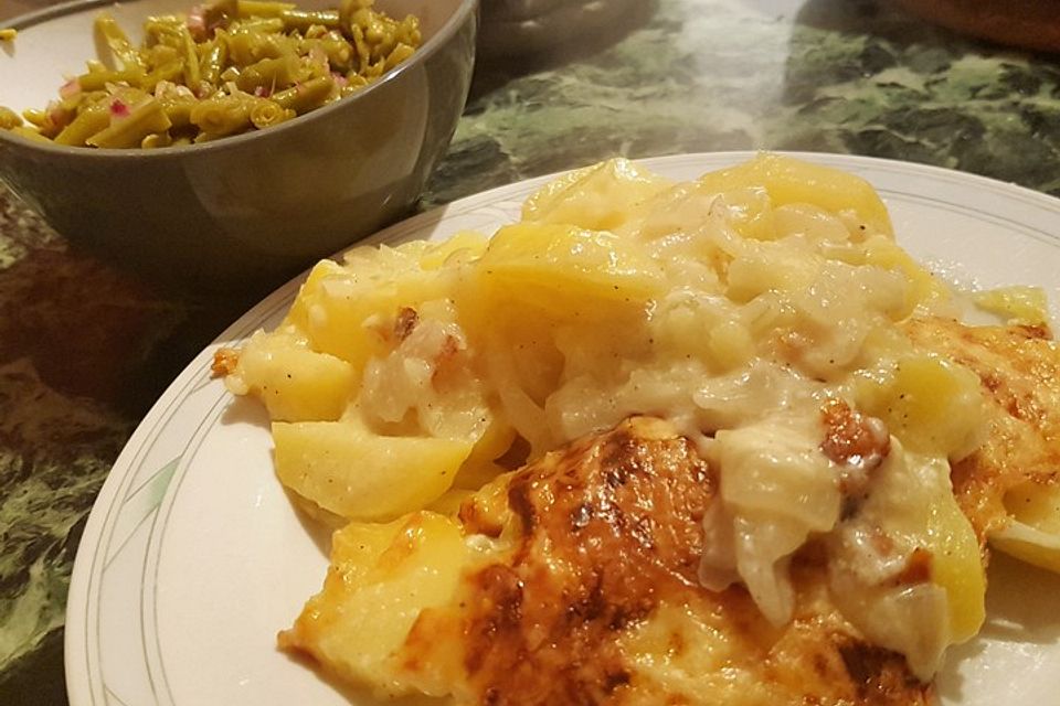 Kartoffelgratin mit Zwiebeln