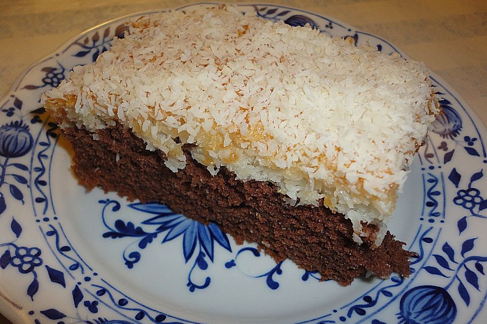 Kakaokuchen mit Kokosbelag