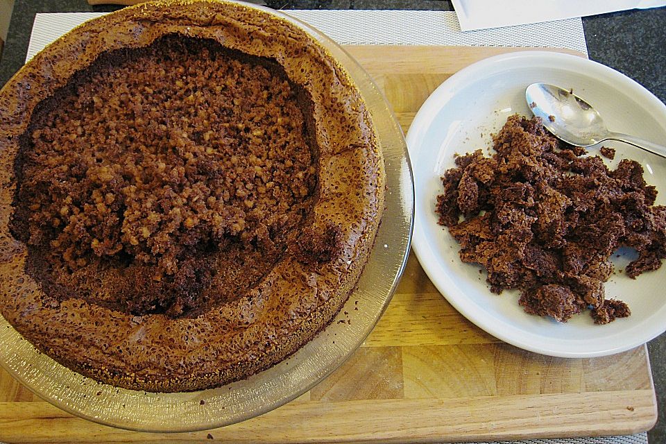 Maulwurftorte mit Sauerkirschfüllung