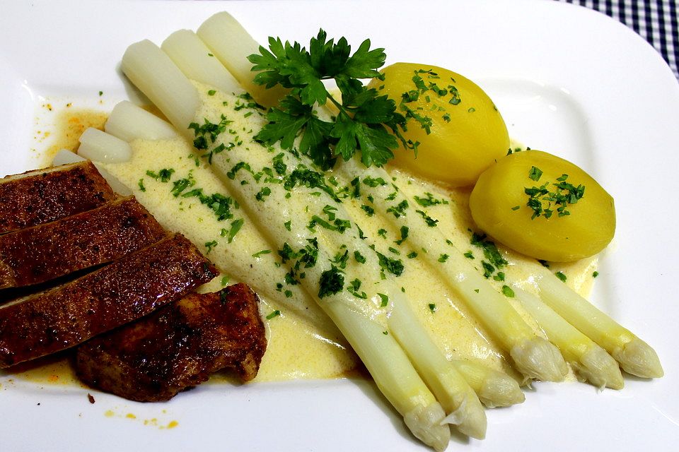 Spargel mit Sahnesauce