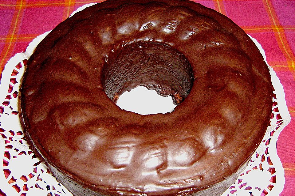 Bananenkuchen mit Nüssen