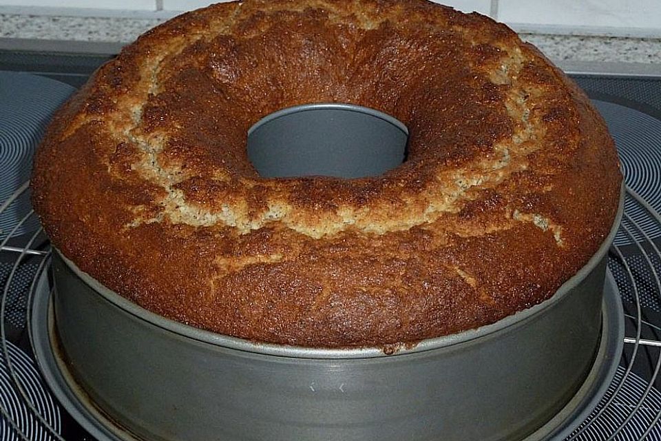 Bananenkuchen mit Nüssen