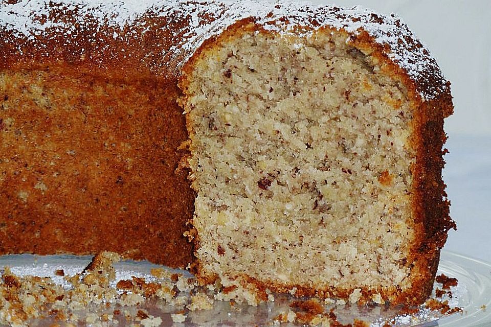 Bananenkuchen mit Nüssen