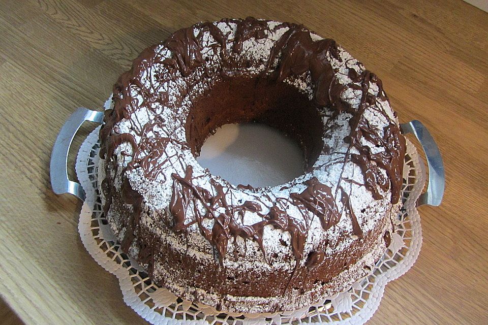 Bananenkuchen mit Nüssen