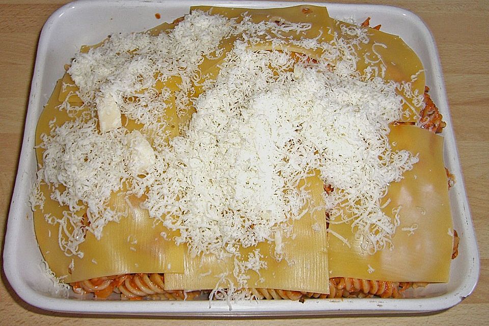 Pasta mit scharfer Tomatensoße