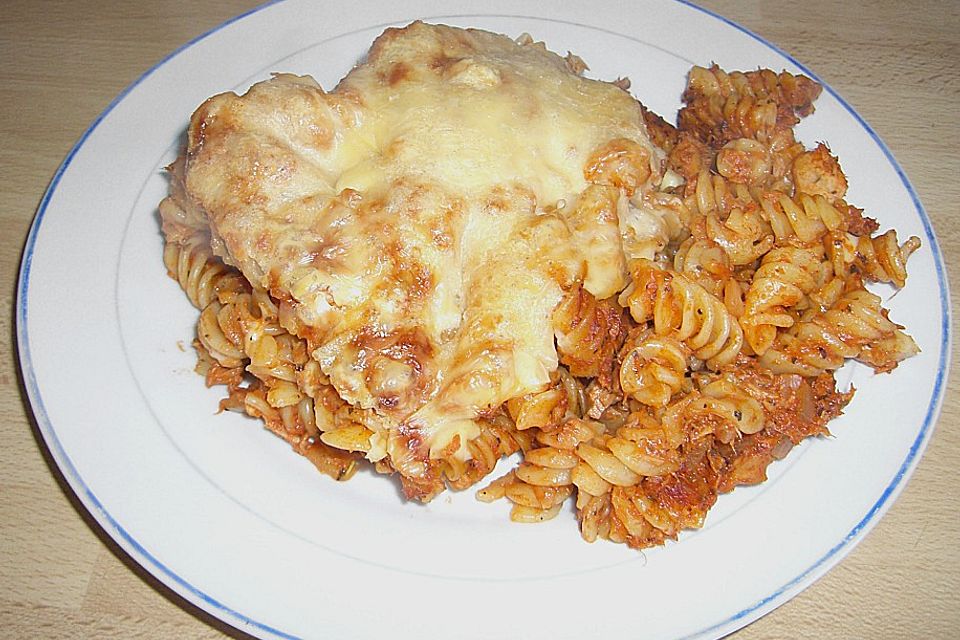 Pasta mit scharfer Tomatensoße