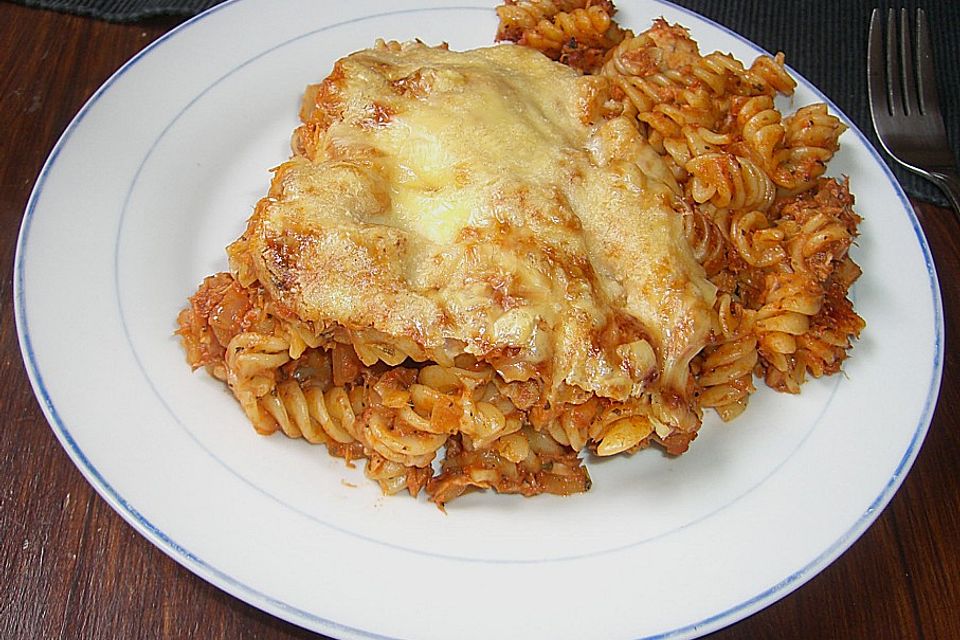 Pasta mit scharfer Tomatensoße