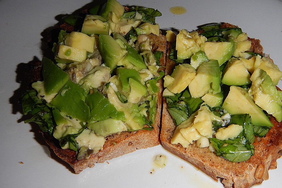 Crostini mit Avocado