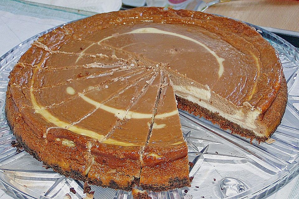 Gestreifter Käsekuchen