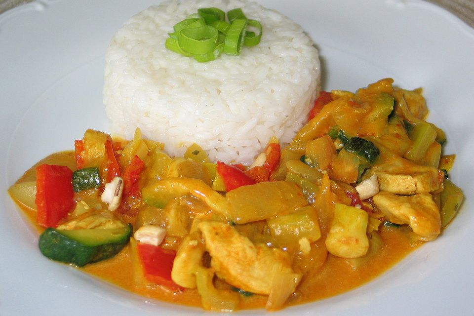 Farbenfrohes Putencurry