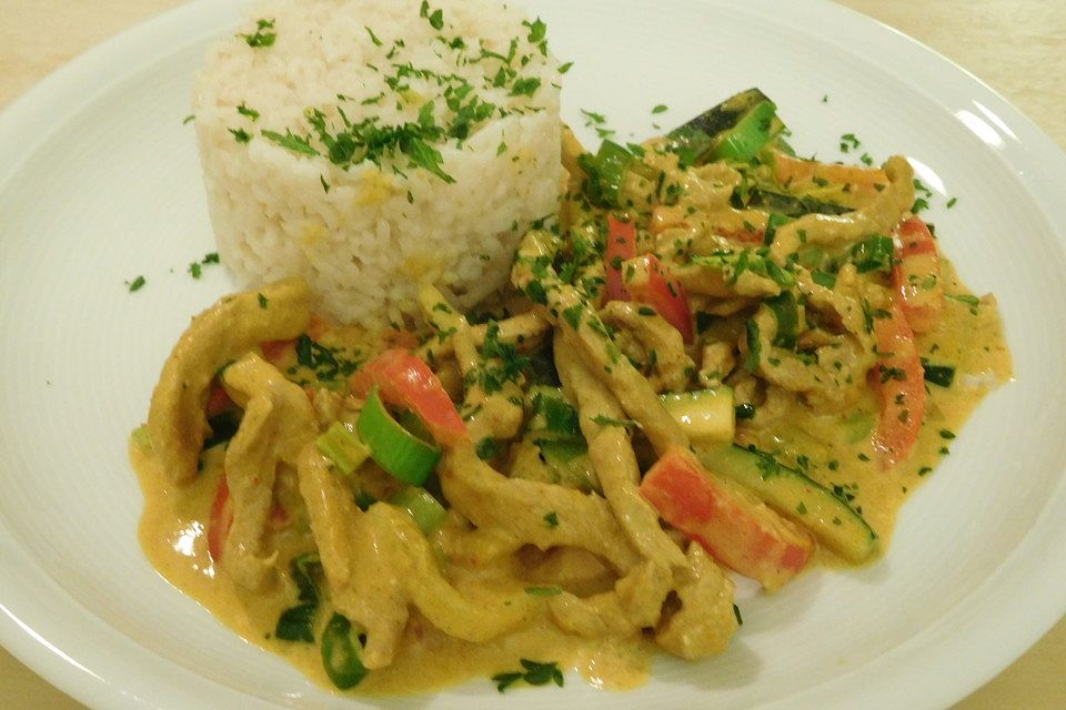 Farbenfrohes Putencurry