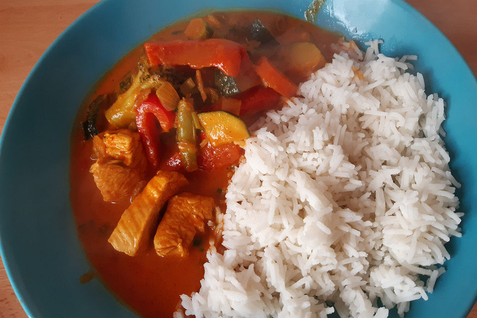 Farbenfrohes Putencurry