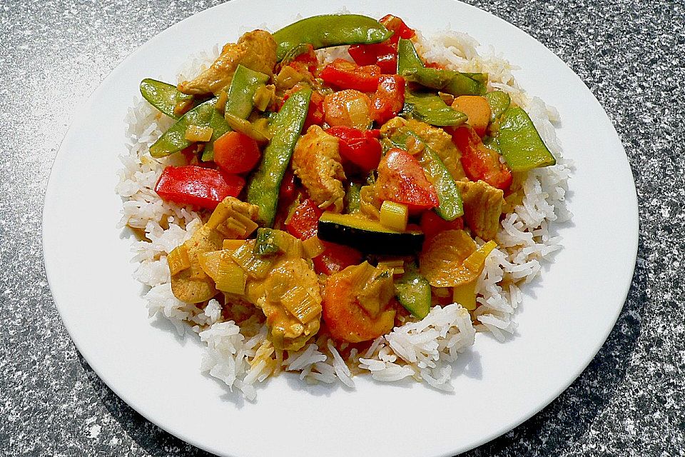 Farbenfrohes Putencurry