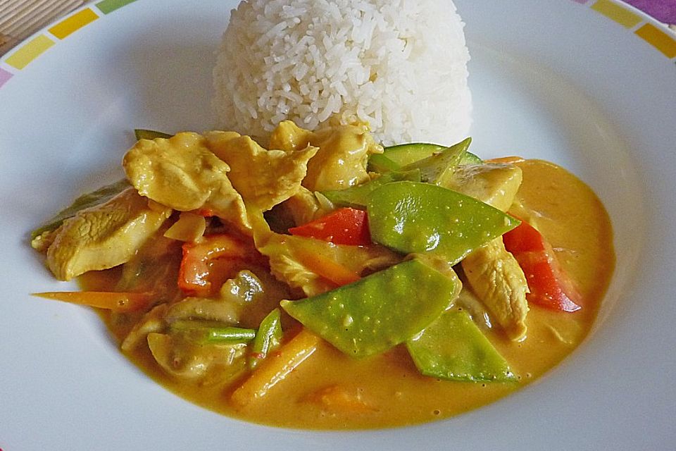 Farbenfrohes Putencurry