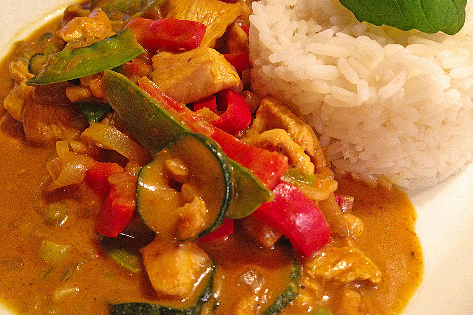 Farbenfrohes Putencurry