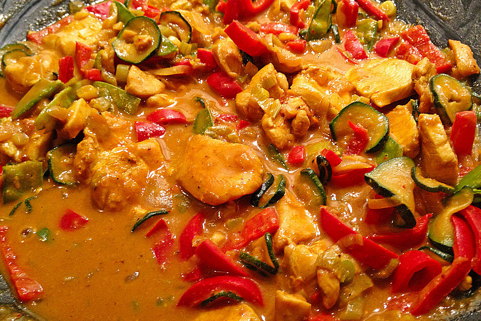 Farbenfrohes Putencurry