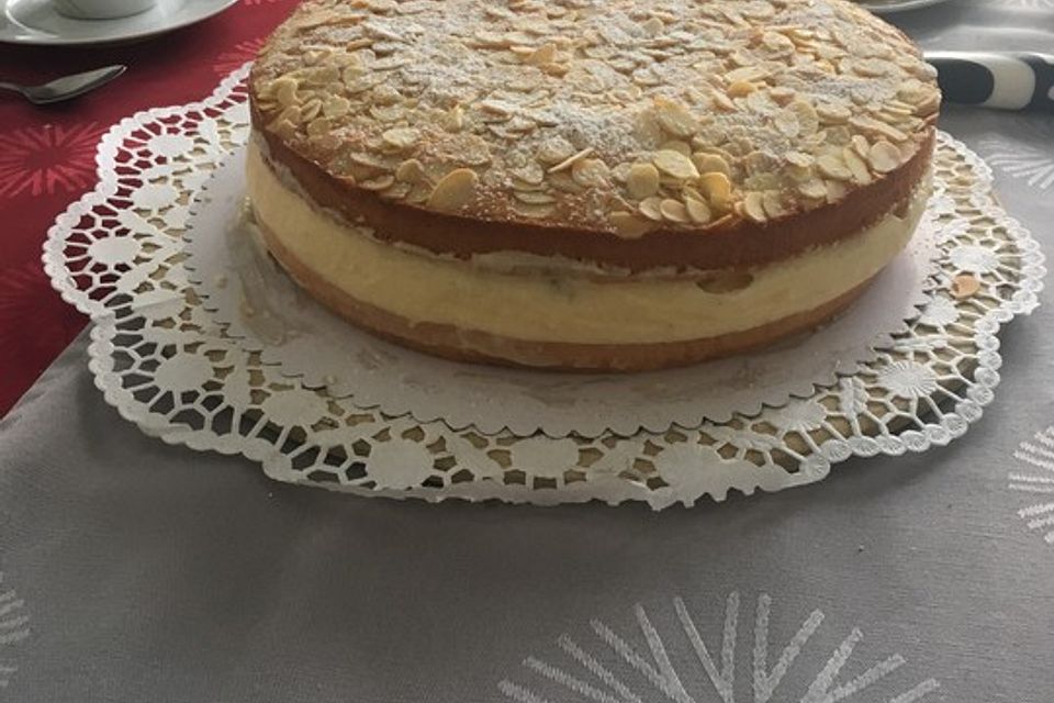 Zitronencremetorte