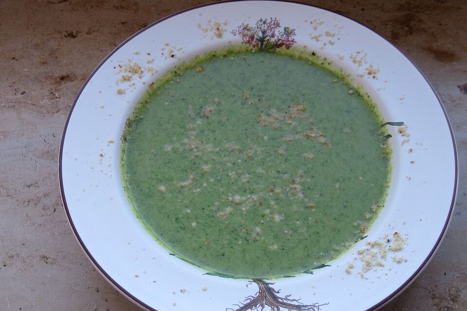 Mandel - Brokkoli - Suppe