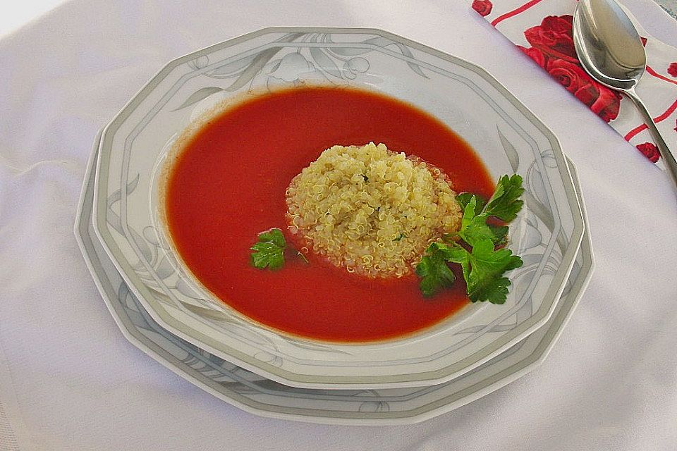 Tomatensuppe mit Quinoa