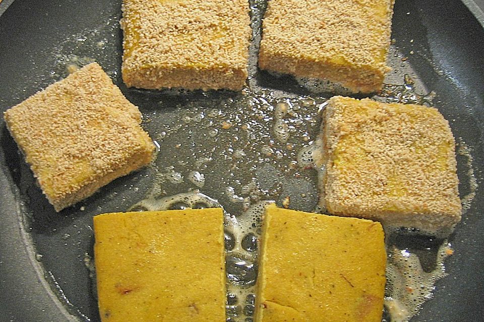 Polentaplätzchen mit getrockneten Steinpilzen